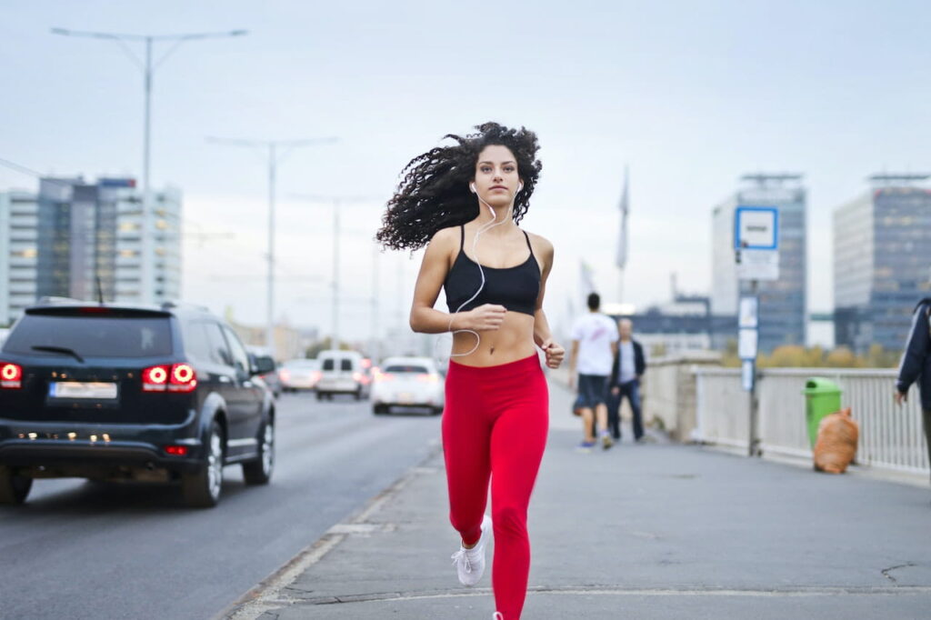 Cum poate alergarea să îți îmbunătățească sănătatea mentală?